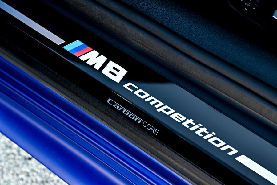 Логотип BMW M8 Competition Coupe (F92) 2019 года  (UK) (фото 128 из 157)